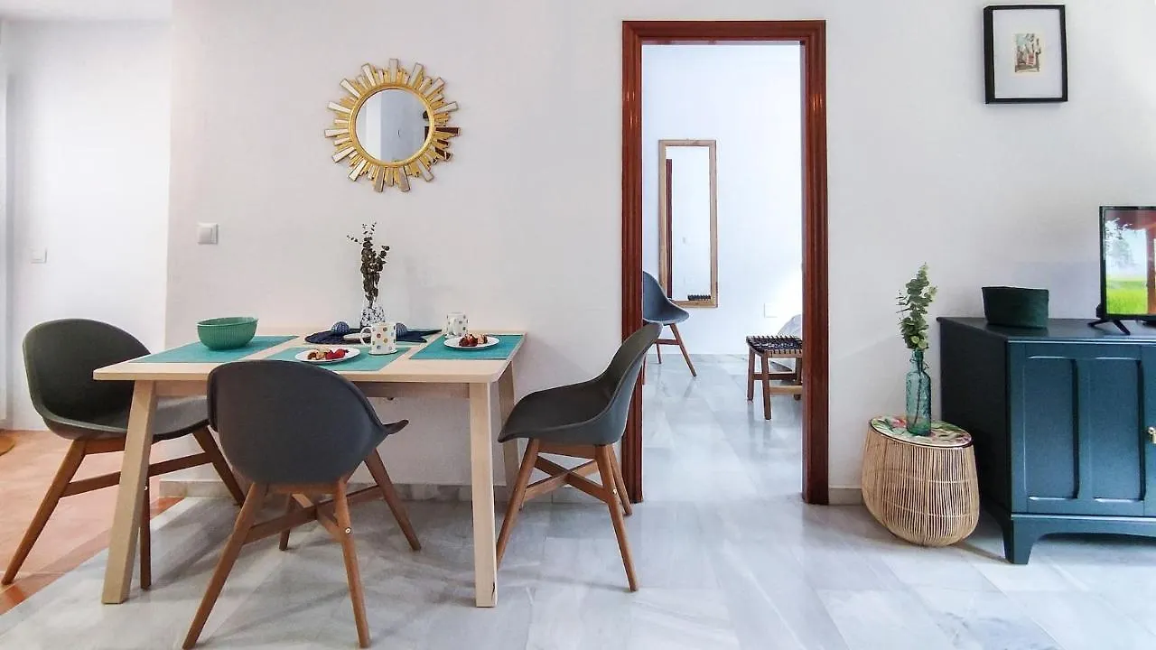Apartment Plaza De Los Cristos Con Jardin Malaga By Sharingco