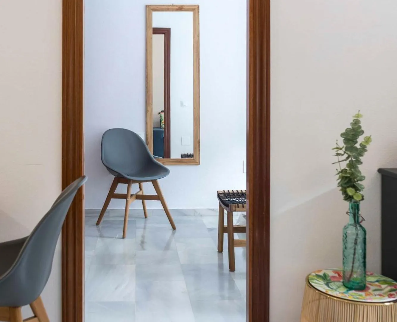 Apartment Plaza De Los Cristos Con Jardin Malaga By Sharingco