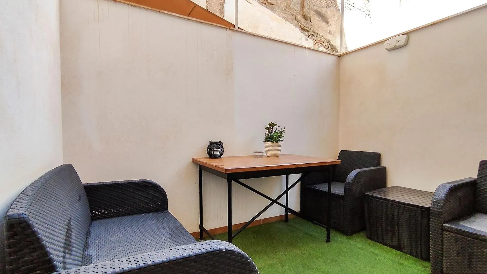 Plaza De Los Cristos Con Jardin Malaga By Sharingco Apartment