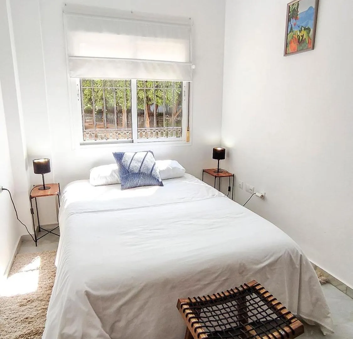 Apartment Plaza De Los Cristos Con Jardin Malaga By Sharingco