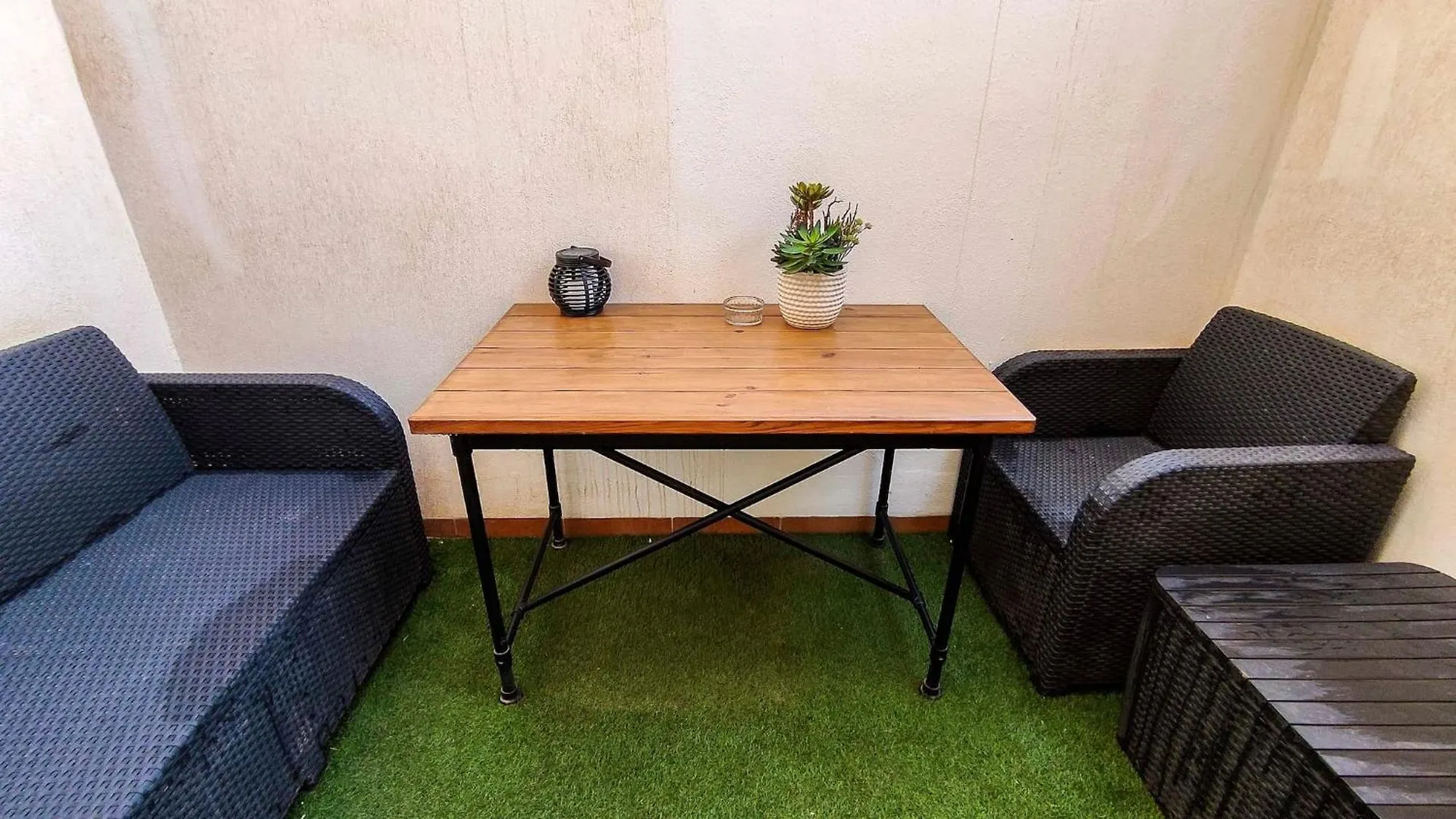 Apartment Plaza De Los Cristos Con Jardin Malaga By Sharingco Spain